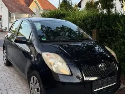 Gebraucht Toyota Yaris 69 PS (50 kW) 2007 Schwarz Kleinwagen