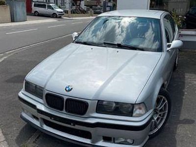 BMW 323 Compact
