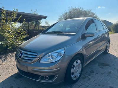 Mercedes B200