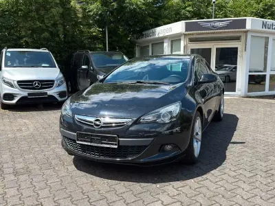 Gebraucht Opel Astra GTC Basis 120 PS (88 kW) 2015 Schwarz Limousine