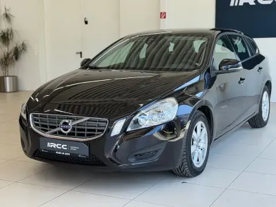 Gebraucht Volvo V60 Kinetic 114 PS (83 kW) 2011 Schwarz Kombi