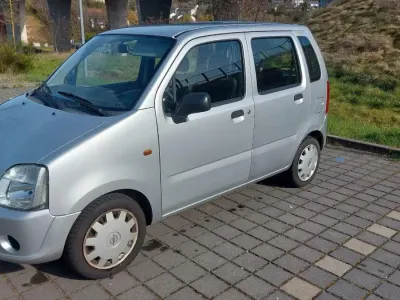 Używany Opel Agila 60 KM (44 kW) 2005 Srebrny Minivan