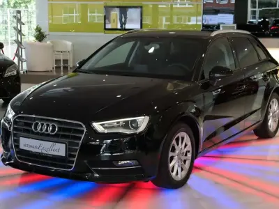 Używany Audi A3 Attraction 150 KM (110 kW) 2015 Czarny Sedan/Limuzyna