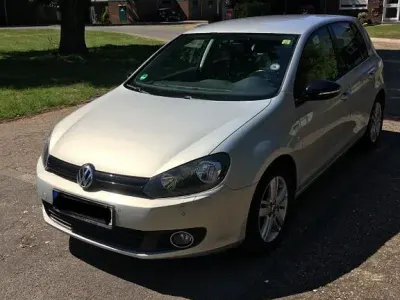 Używany VW Golf VII Match 122 KM (89 kW) 2012 Srebrny Sedan/Limuzyna
