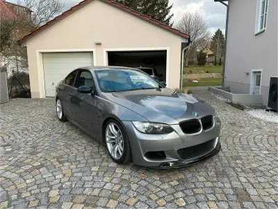Gebraucht BMW 325 Performance 197 PS (144 kW) 2009 Grau Coupé