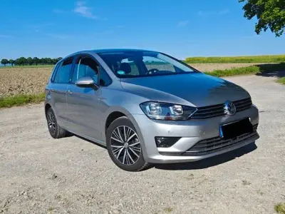 Gebraucht VW Golf Sportsvan Allstar 110 PS (80 kW) 2016 Gold Van / Kleinbus