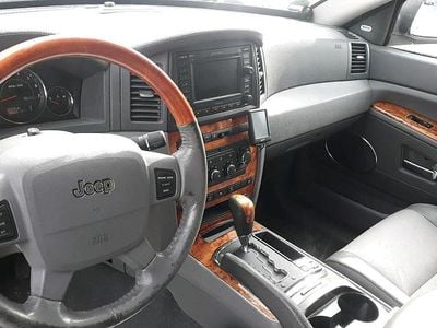 Second-hand Jeep Grand Cherokee 326 CP (239 kW) 2007 Argintiu SUV