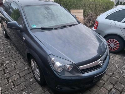 Usata Opel Astra GTC Eco 90 CV (66 kW) 2010 Grigio Utilitaria