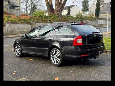 Schwarz Gebraucht 2012 Skoda Octavia Style Kombi | 4.500 €
