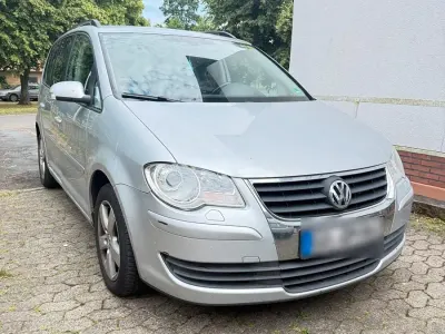 Gebraucht VW Touran 105 PS (77 kW) 2009 Silber Van / Kleinbus