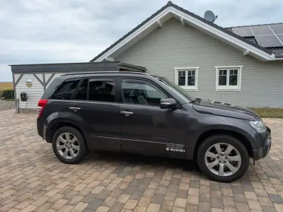 Gebraucht Suzuki Grand Vitara 169 PS (124 kW) 2010 Grau SUV