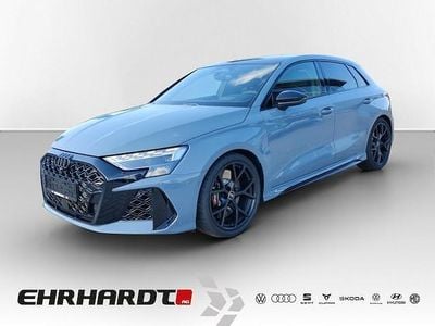 Neu Audi RS3 Sportback Ambiente 400 PS (294 kW) 2026 Kemoragrau metallic Kleinwagen