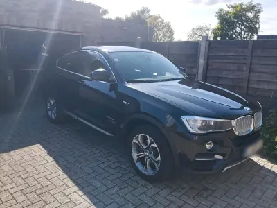 Gebraucht BMW X4 190 PS (139 kW) 2026 Schwarz SUV