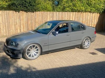 BMW 323