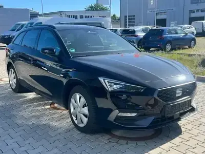 Używany Seat Leon 150 KM (110 kW) 2025 Czarny Kombi