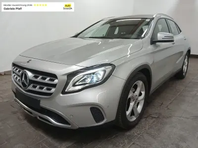 Gebraucht Mercedes GLA180 Urban 122 PS (89 kW) 2017 Polarsilber  metalliclack SUV