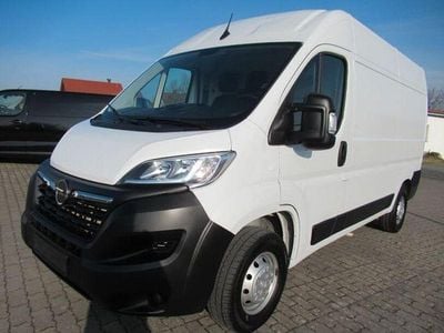 Weiß Gebraucht 2023 Opel Movano Edition Van / Kleinbus | 21.200 € (Guter Preis)