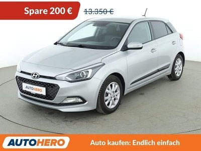 Gebraucht Hyundai i20 Comfort 101 PS (74 kW) 2017 Silber Kleinwagen
