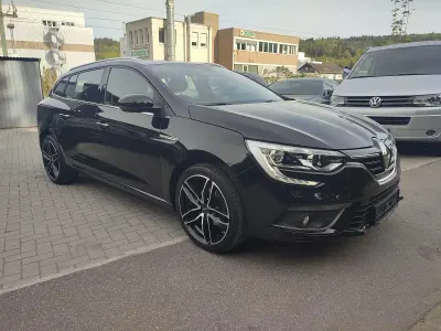 Gebraucht Renault Mégane GrandTour Business 140 PS (102 kW) 2019 Schwarz Kombi
