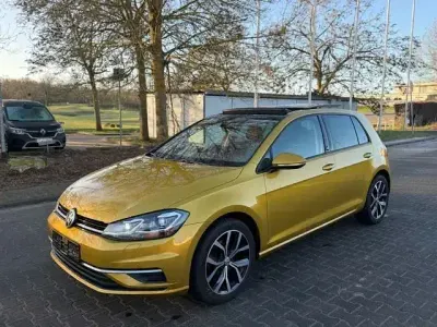 Second-hand VW Golf VII Sound 184 CP (135 kW) 2015 Albastru Berlinǎ