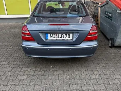 Gebraucht Mercedes E200 Avantgarde 163 PS (119 kW) 2005 Blau Limousine