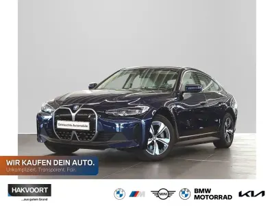 Usata BMW i4 Sport Line 250 kW (340 CV) 2022 Blu Berlina
