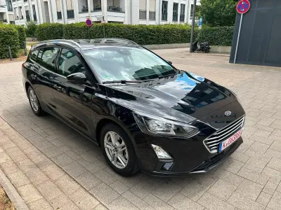Gebraucht Ford Focus Cool & Connect 120 PS (88 kW) 2021 Schwarz Limousine