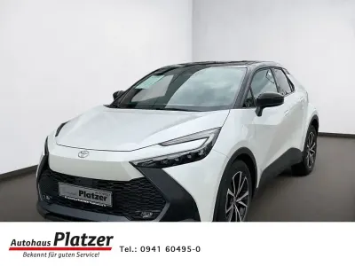 Neu Toyota C-HR 98 PS (72 kW) 2025 089)/ black (202) (weiss SUV
