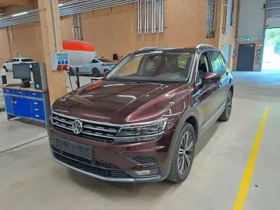 Gebraucht VW Tiguan 190 PS (139 kW) 2019 Rot SUV
