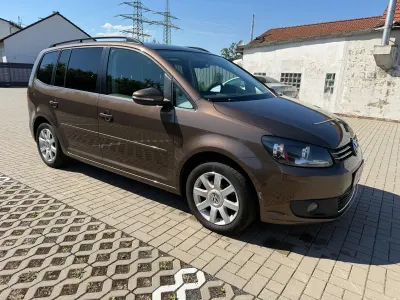 Gebraucht VW Touran Comfortline 105 PS (77 kW) 2012 Braun Van / Kleinbus