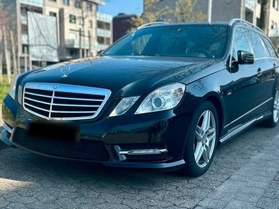 Gebraucht Mercedes E220 AMG line 170 PS (125 kW) 2011 Schwarz Kombi