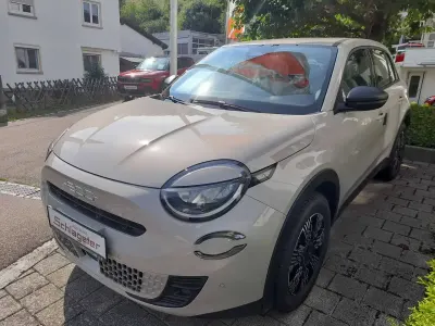 Neu Fiat 600 Business 101 PS (74 kW) 2026 Cappucchino beige SUV
