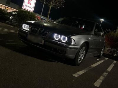 BMW 528