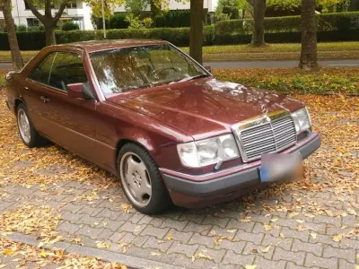 Gebraucht Mercedes 300 220 PS (161 kW) 1990 Andere farben Coupé