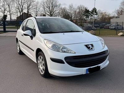 Gebraucht Peugeot 207 75 PS (55 kW) 2009 Weiß Coupé