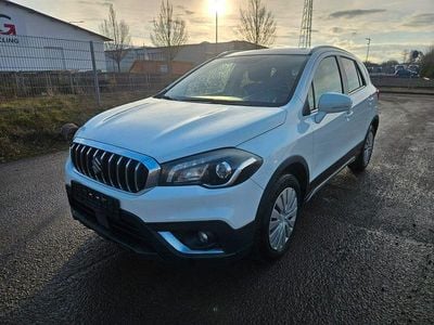 Weiß Gebraucht 2016 Suzuki SX4 S-Cross Comfort SUV | 9.300 € (Fairer Preis)