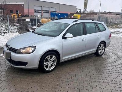 Gebraucht VW Golf VI 105 PS (77 kW) 2010 Silber Kleinwagen