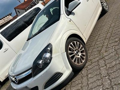 Second-hand Opel Astra 100 CP (73 kW) 2009 Alb Coupe