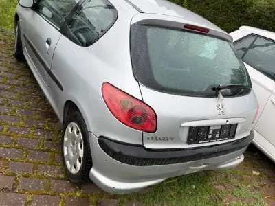 Occasion Peugeot 206 60 ch (44 kW) 2004 Argent Citadine