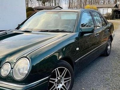 Gebraucht Mercedes E230 150 PS (110 kW) 1996 Grün Limousine