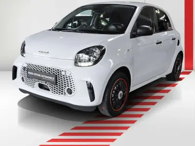 Gebraucht Smart ForFour Electric Drive 60 kW (82 PS) 2021 Karosserie in white Limousine