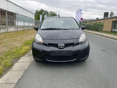 Używany Toyota Aygo 68 KM (50 kW) 2011 Czarny Hatchback