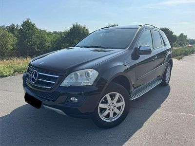 Schwarz Gebraucht 2010 Mercedes ML350 SUV | 10.999 € (Fairer Preis)