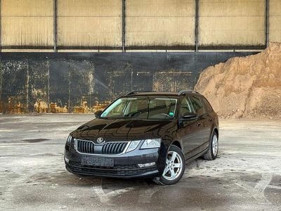 Schwarz Gebraucht 2019 Skoda Octavia Ambition Kombi | 11.499 € (Guter Preis)