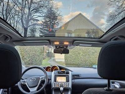 Gebraucht Toyota Verso Multidrive S 147 PS (108 kW) 2010 Silber Van / Kleinbus