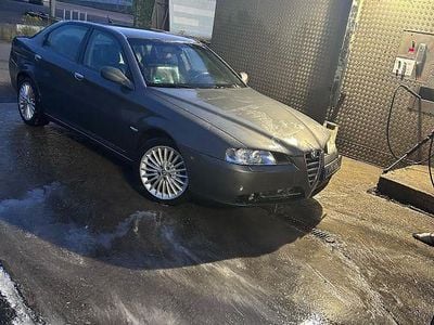 Alfa Romeo 166