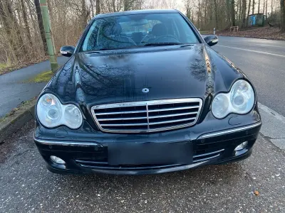 Gebraucht Mercedes C200 Avantgarde 163 PS (119 kW) 2004 Schwarz Limousine