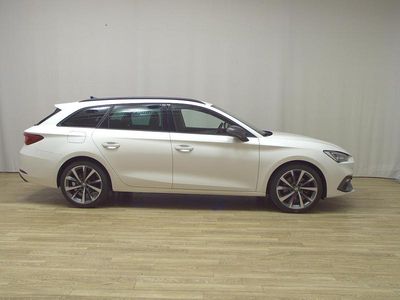 Usata Seat Leon FR-Line 150 CV (110 kW) 2022 Bianco Station wagon