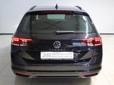 Usata VW Passat Business 150 CV (110 kW) 2024 Nero Station wagon