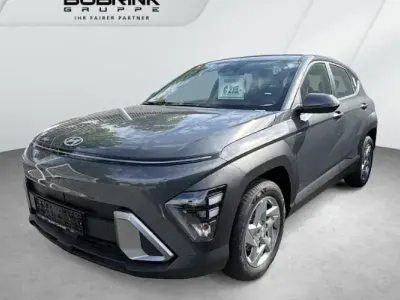 Neu Hyundai Kona Select 150 PS (110 kW) 2026 Grau SUV